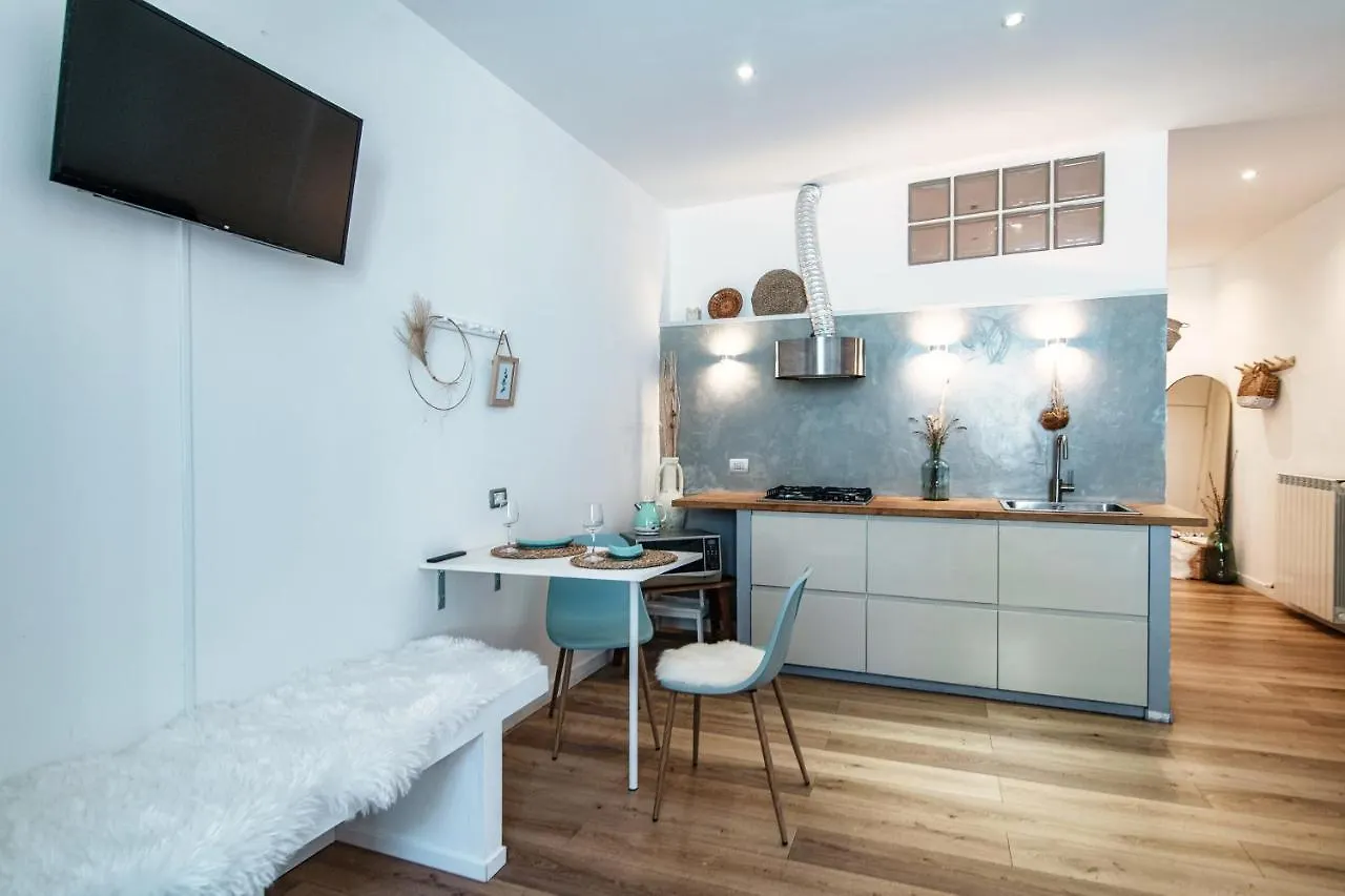 Apartamento Il Nido Tra Le Mura - By Myhomeincomo Italia